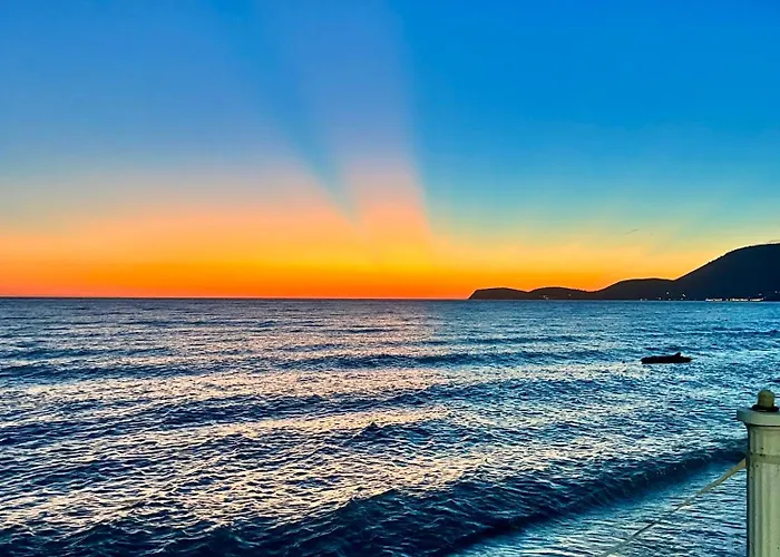 Kate アパートホテル